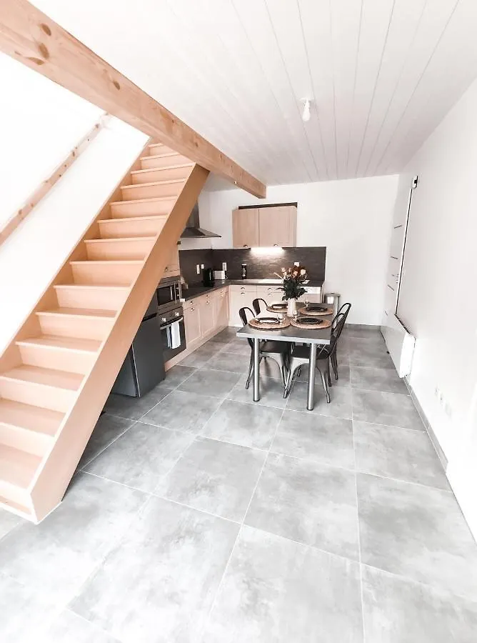 Le Chaplin-A Cote De Geneve-Calme-Fonctionnel-Wifi-Parking Apartment Neydens