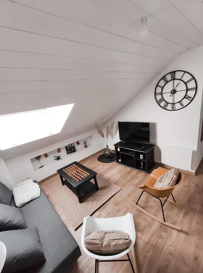Le Chaplin-A Cote De Geneve-Calme-Fonctionnel-Wifi-Parking Apartment Neydens France