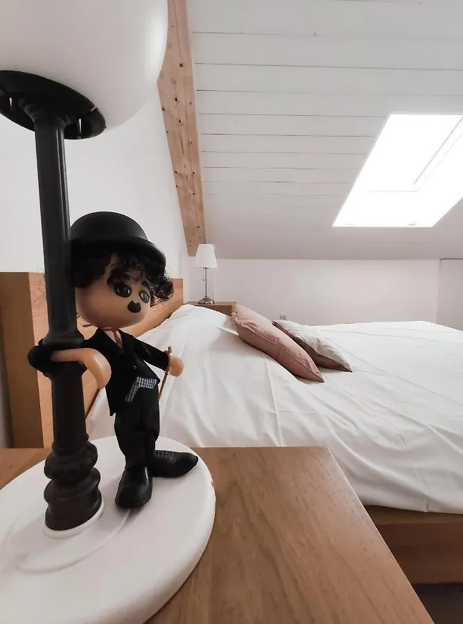 Le Chaplin-A Cote De Geneve-Calme-Fonctionnel-Wifi-Parking Apartment Neydens