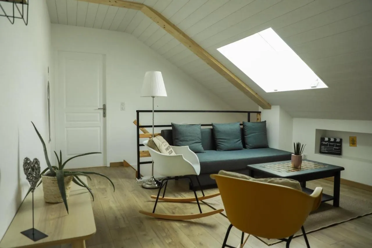 Le Chaplin-A Cote De Geneve-Calme-Fonctionnel-Wifi-Parking Apartment Neydens