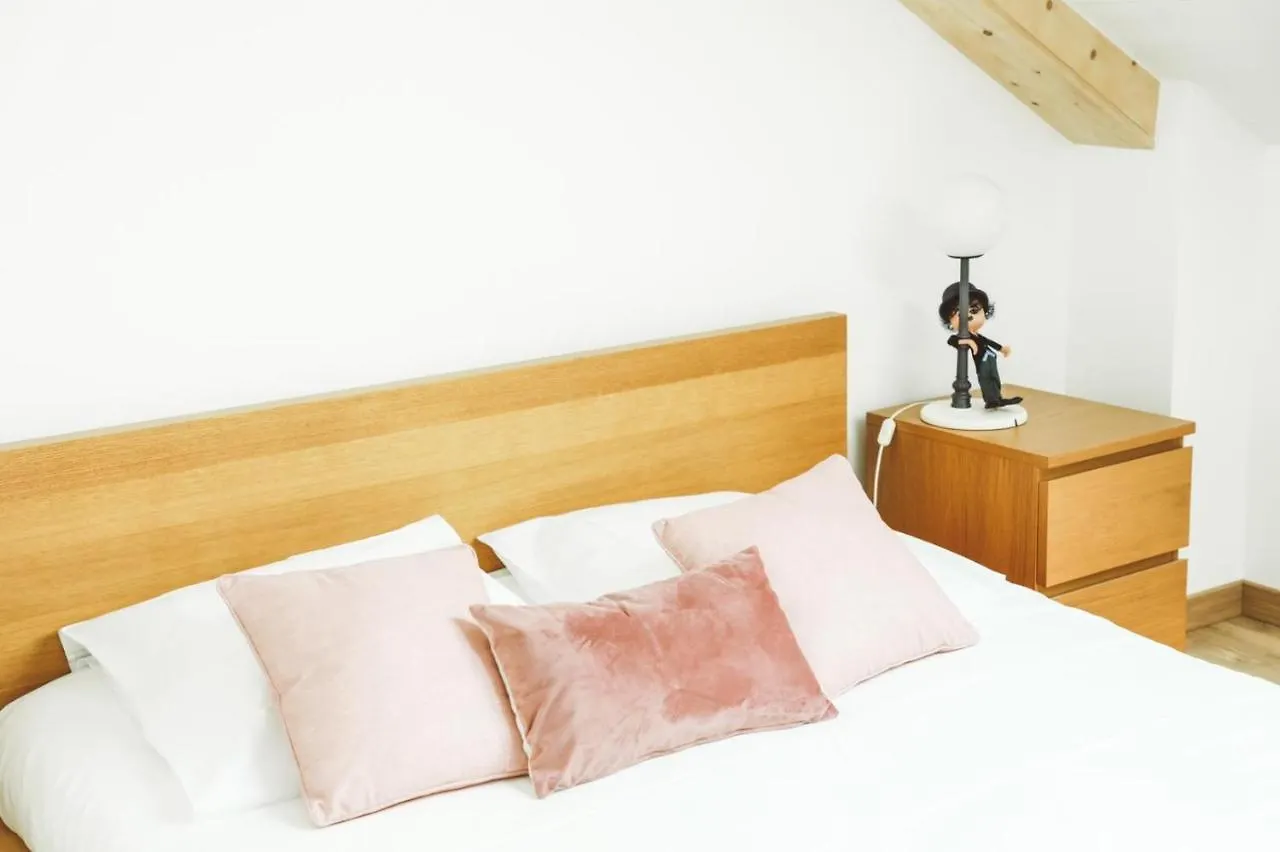 Le Chaplin-A Cote De Geneve-Calme-Fonctionnel-Wifi-Parking Apartment Neydens